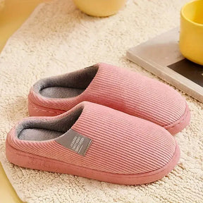 Pantufa Feminina Peluciada Antiderrapante - [BRINDE 2 Pares de Meias Aveludadas]